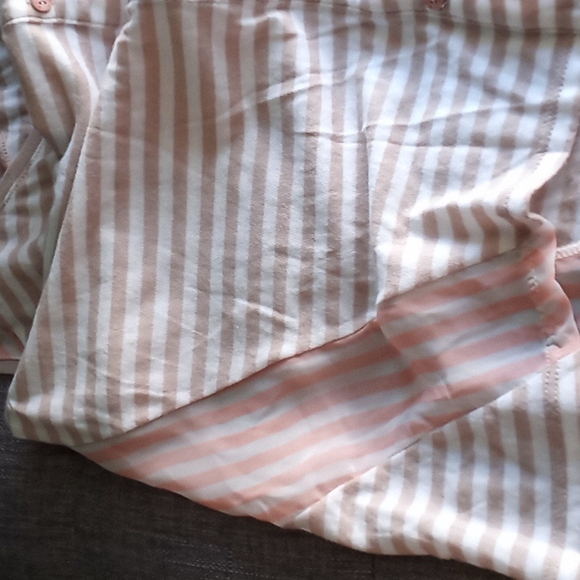 RVCA Top. Sz med - Picture 4 of 5